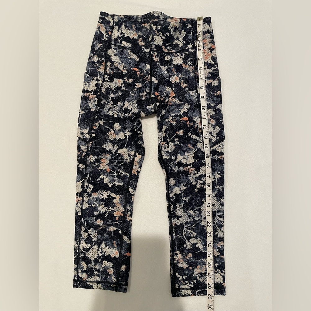 EUC Lululemon Leggings Floral Print with Pockets Size 6
